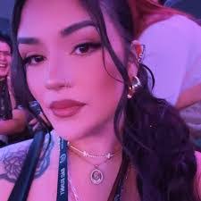 Patty Castro's Instagram, Twitter & Facebook