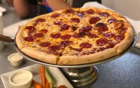 La pizza est absolument délicieuse et le service est super sympa! Napoli Pizzeria Napolipizzeria3 Twitter