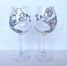 Download Mickey And Minnie Mouse Wine Glass Set 2 Glasses 20 Oz Disney Wine Glasses By Cbglassware On Ets Diy Wine Glasses Painted Painted Wine Glass Wine Glass Art