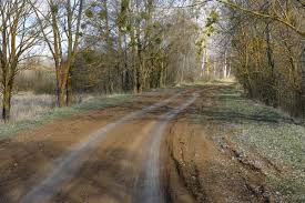 1925 The era of gravel / dirt roads.