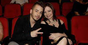 Check spelling or type a new query. Junior Lima Da Dupla Com Sandy Tem Relacao Com Famosa Exposta Que Admite Que Mae Do Cantor A Expulsou Acabou Tv Foco