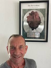 I know you guys here love your old school breakbeat, a couple I picked up  yesterday at Liquorice Records in white Waltham (shortly to me move over  Windsor way). Carl always does