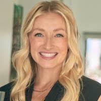 Shauna Peterson's Instagram, Twitter & Facebook