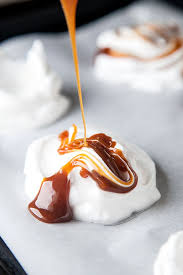 A Blog About Interior Design Fashion Food Art Lifestyle I Add A Few Personal Diy Projects As Well Pavlova Dessert Desserts Sweet Recipes