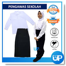 Lazimnya, pengawas pusat sumber memakai uniform yang berlainan seperti berbaju ungu, kuning atau hijau muda, bertali leher, berseluar hitam gelap atau hijau kebiruan dan berkasut hitam. Baju Kemeja Putih Dan Kain Kembang Hitam Pengawas Sepasang Sekolah Koshibo Uniform Prefect School Set 8119 8308 Shopee Malaysia