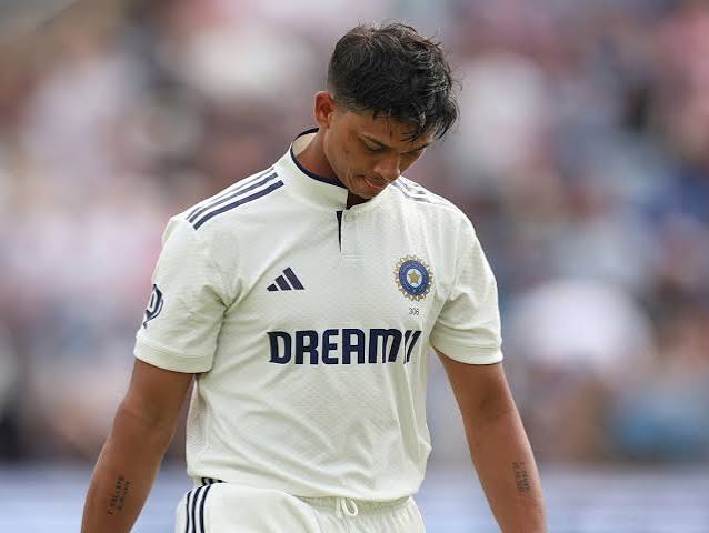Yashasvi Jaiswal absence from slip cordon in training sparks buzz after disastrous show in Leeds स्लिप कॉर्डन में नजर नहीं आए यशस्वी जायसवाल, क्या मिलेगी कैच छोड़ने की सजा? जानिए, Cricket ...
