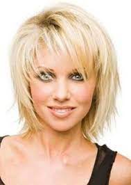 Cheveux longs, carré effilé, coupe au bol, coupe mulet… découvrez toutes les coupes de cheveux à ne surtout pas porter passé 40 ans. Epingle Sur Cheveux