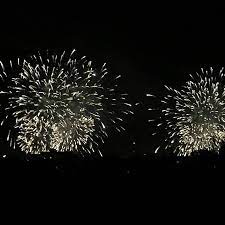 Check spelling or type a new query. Rund 120 000 Besucher Am Basler Feuerwerk Zum Nationalfeiertag Blick
