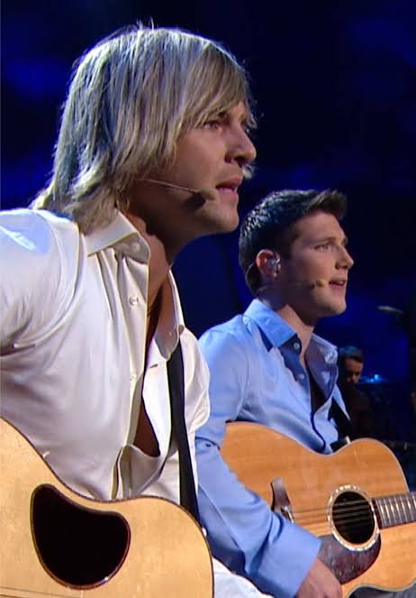 Celtic Thunder - The Sound of Silence (Haunting & Bold Performance)