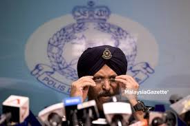 Ini penjelasan datuk seri amar singh pengarah jabatan siasatan jenayah komersial (jsjk) bukit aman, datuk seri amar singh ishar singh menafikan dakwaan kenyataan berkaitan. Police Will Record Statements From Najib Rosmah