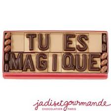Delicieux Alphabet En Chocolat Boites Pour Des Messages A Composer Soi Meme Lettres En Chocolat Noir Sur Un Socle E Chocolat Chocolat Artisanal Chocolat Noir