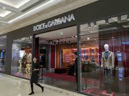 Dolce & gabbana outlet online shop. Chinese E Commerce Sites Remove Dolce Gabbana Products Following Backlash Over Racist Advertising Campaign The Japan Times