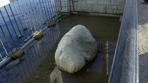 Plymouth rock, granite slab that rests on the coast of plymouth bay, an inlet of the atlantic ocean, in plymouth, massachusetts, said to be where the pilgrim fathers first set foot on december 26, 1620, at what became the colony of new plymouth, the first permanent european settlement in new england. Vandals Spray Paint Plymouth Rock With Red Graffiti The Weather Channel Articles From The Weather Channel Weather Com