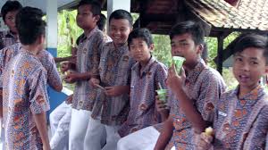 Karena keberadaan ypl yang bergerak dalam bidang pendidikan dapat dikatakan merupakan wujud concern awal panggilan karya bruder fic di negara indonesia. Profil Smp Pangudi Luhur 1 Klaten By Smp Pangudi Luhur 1 Klaten