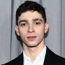 Isaac Powell's Instagram, Twitter & Facebook