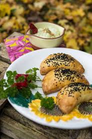 Butternut Empanadas Gefullte Teigtaschen Mit Kurbis Und Faschiertem Und Das Beste Pumpkin Latte Rezept Teigtaschen Lebensmittel Essen Rezepte