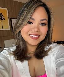 Maureen Mika's Instagram, Twitter & Facebook