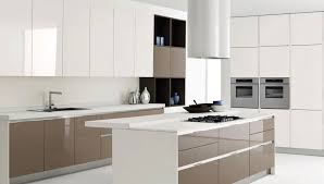 Breathtaking And Stunning Italian Kitchen Designs Pouted Com White Modern Kitchen Modern White Kitchen Cabinets White Contemporary Kitchen