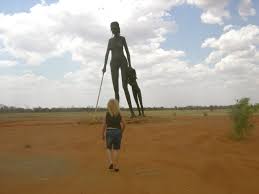 We found out the bloke is an anmatjere man, 17 m tall and weighing 8 tonnes. Anmatjere Woman And Child Aileron Northern Territory The Art Of Change With Carol Omer