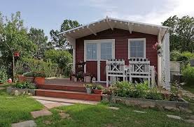 Gartenhaus Erki 44 Ein Schwedenroter Traum Im Kleingarten In 2020 Gartenhaus Haus Kleiner Garten