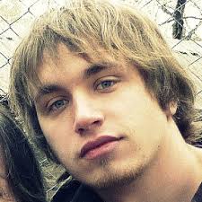 Dennis Helm (@chunch0_)