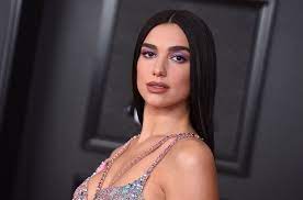 Dua lipa showed love to amy winehouse while channeling the late artist's signature hairdo on the red. Dua Lipa S Y2k Style How To Buy Billboard