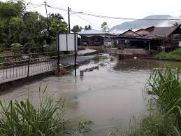Di dusun peji mangar terdapat 139 rumah. 51 Mangsa Banjir Kilat Pulau Pinang Dipindahkan