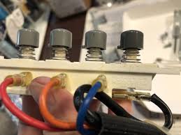 レンジフードスイッチ修理 富士工業BDR-3HE-7517 SI : 3階建てのサンダーバード小屋