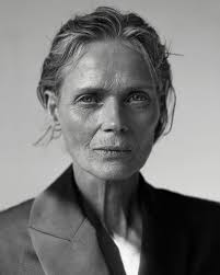 Black And White Old Woman Portrait Photography Black And White Photo Of A Beautiful Older Woman By Evelyn Bencicova Portrait Photography Women Black And White Portraits Woman Face