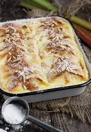 Stewed Rhubarb Bread Pudding Dessert Anglais Creme Anglaise Nourriture