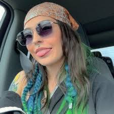 Maggie Helms's Instagram, Twitter & Facebook