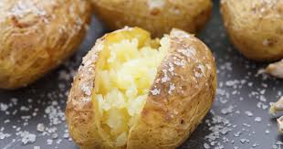 Recette Pommes De Terre Au Four A La Fleur De Sel Et Creme De Ciboulette En Video Recette Pomme De Terre Au Four Recette Pomme De Terre Recette Pomme