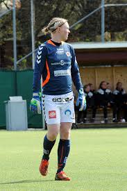 Rut hedvig lindahl is a swedish professional footballer who plays as a goalkeeper for spanish primera división club atlético madrid. Fil Hedvig Lindahl Kristianstads 2 Jpg Wikipedia