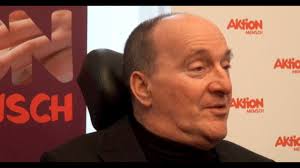 Kiedy młody abdel sellou ze skierowaniem z biura pośrednictwa pracy zjawił się w domu sparaliżowanego philippe\ a pozzo di borgio, nic nie zapowiadało, że po pierwsze dostanie pracę opiekuna osoby niepełnosprawnej, która wymagała jednak pewnych predyspozycji oraz. Philippe Pozzo Di Borgo Live 2013 Youtube