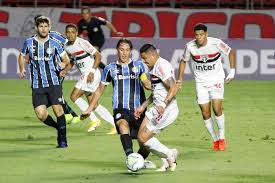 São paulo resultados dos jogos, calendário de próximos jogos e últimos jogos. Com Arbitragem Polemica E Jogo Disputado Gremio Fica No Empate Com O Sao Paulo Pelo Brasileirao