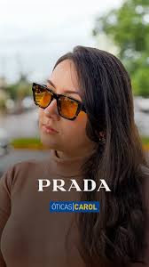 Elegância em cada detalhe! ✨ Essa armação Prada com lente cosmética é o  toque de cor que faltava no seu look. Qual cor de lente você escolheria?,  #VocêvênaCarol, 📍📍Loja 01- Av. Gov Júlio Campos 817, ⏰ ...