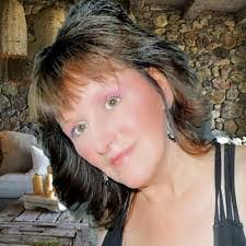 Evangeline Dowd's Instagram, Twitter & Facebook