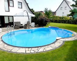Klassischer Pool Von Homify Luxusschwimmbader Pool Im Garten Schwimmingpool Garten