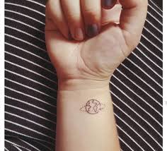 Mar 12, 2020 · bazıları iyi hoş da çok küçük dövmelere pek bi anlam veremiyorum. Bilek Dovmeleri En Anlamli Kadin Dovme Modelleri Stabilhayat