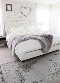 20 Cozy Bedroom Decorating Ideas For Couples Bedroom Bedroomdecor Bedroomideas Couples Master Bedroom Bedroom Decor For Couples Bedroom Designs For Couples