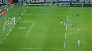And everyone else is like: Ceara X Vitoria Arthur Faz Boa Jogada Solta A Bomba E Bola Explode Na Trave Torcedores Noticias Sobre Futebol Games E Outros Esportes