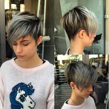 Coupe courte asymétrique femme 2019. Cheveux Gris Coupe Tres Courte Femme 2020 Tendance Novocom Top