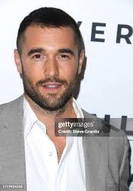 Josh Bowman's Instagram, Twitter & Facebook