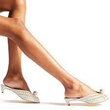 Goodreads helps you keep track of books you want to read. Mules Aus Weissem Satin Mit Perlen Samantha 35 Herbst Winter 2020 Jimmy Choo