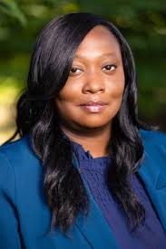 Veronica Collins's Instagram, Twitter & Facebook