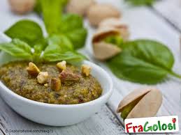 Procedimento per preparare il pesto di pistacchi inizia lavando per bene il basilico nell'acqua fredda. Ricetta Pesto Al Pistacchio Ricette Di Fragolosi