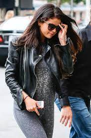 Selena Gomez In Black Leather Jacket Http Www Leatherjacketmaster Com Celebrities Leather Jacket Leather Jacket Girl Selena Gomez Photos