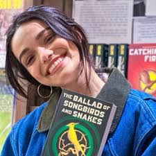 Iona Bell's Instagram, Twitter & Facebook