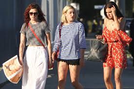 Tallulah willis (27), die jüngste tochter von bruce willis (66) und demi moore (58), hat sich mit ihrem freund dillon buss verlobt. Tallulah Willis Die Traurigsten Schwestern Von Hollywood Gala De