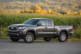 It can tow anywhere from 5,000 to 13,200 pounds, depending on how it's configured. 2019 Toyota Tacoma Review Ratings Edmunds